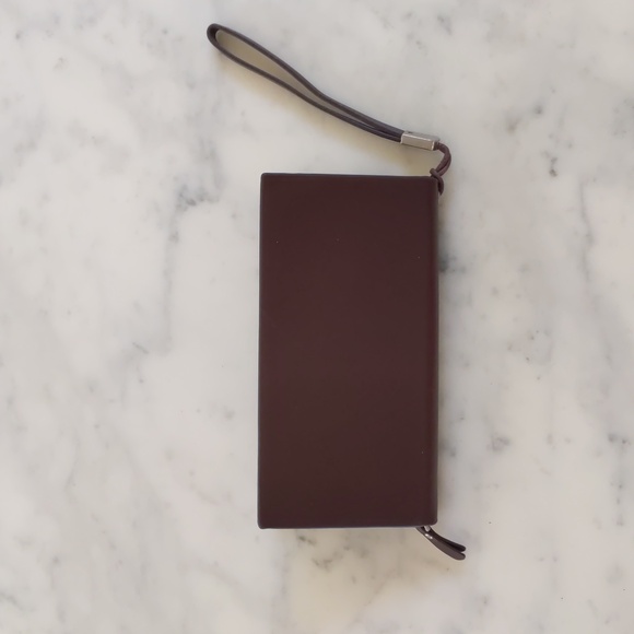 NWOT. Multi Layers Brown Clutche/Wristlet/Wallet. - Picture 4 of 4